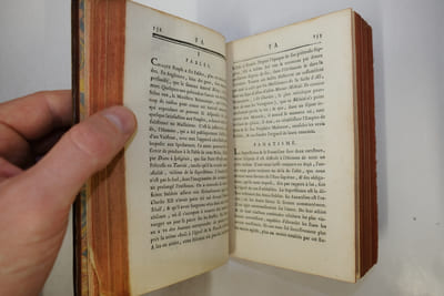 Dictionnaire social et patriotique ou précis raisonné de connoissances relatives à l'économie morale, civile et politique. Par M.C.R.L.F.D.B.A.A.P.D.P.