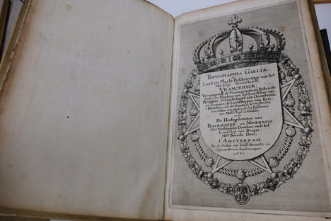 Topographia Galliae dat ist Een Algemeene en naeukeurige Lant en Plaets-beschrijvinghe van het Machtige Koninckrijk Vranckryck. Vol. II, III, IV. ...