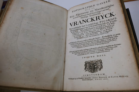 Topographia Galliae dat ist Een Algemeene en naeukeurige Lant en Plaets-beschrijvinghe van het Machtige Koninckrijk Vranckryck. Vol. II, III, IV. ...