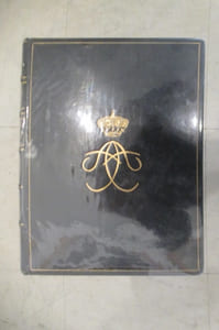 HISTOIRE INSOLITE DU DUCHE ARENBERG / Album & souvenirs.
