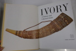Ivory : A History and Collector's Guide. Collectif
