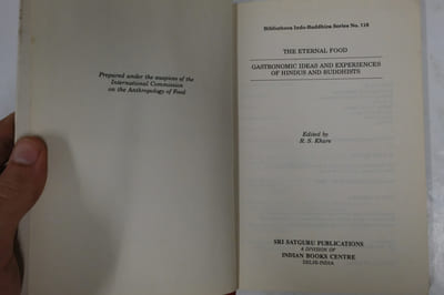 The Eternal Food : Gastronomic Ideas and Experiences of Hindus and Buddhists