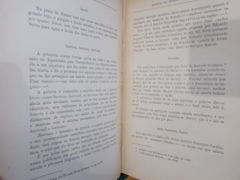 APOSTILAS aos DICIONÁRIOS PORTUGUESES. 2 Tômos. A.R. Gonçálvez Viana