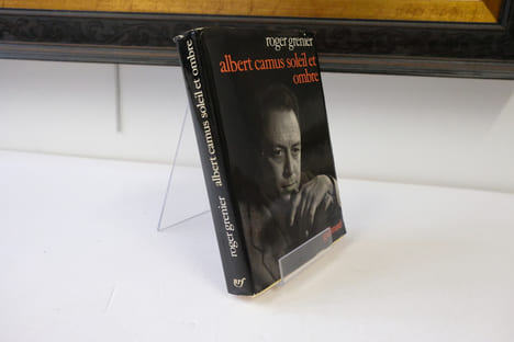 Albert Camus, soleil et ombre : Une biographie intellectuelle. Grenier, Roger