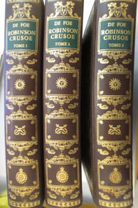 La vie et les Aventures étranges et surprenantes de ROBINSON CRUSOE. En 3 tomes.