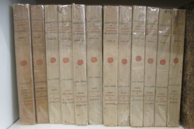 MEMOIRES DE J. CASANOVA DE SEINGALT. Ecrits par lui-même. Editions nouvelle publiée sous la direction de Raoul Vèze d'après le texte de l'édition princeps Leipzig-Bruxelles-Paris (1826-1838). Variantes et Commentaires historiques et critiques. En 12 tomes (complet).