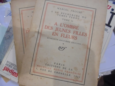 A L'OMBRE DES JEUNES FILLES EN FLEURS. En 2 tomes.