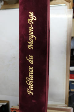 Fabliaux du Moyen-âge. Fables ou Contes du XIIe et du XIIIe Siècle. Traductions ou extraits de Pierre-Jean-Baptiste Legrand d Aussy. Miniatures par ...