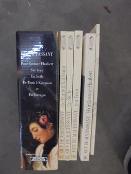 Maupassant Coffret 5 volumes : Volume 1, Pour Gustave Flaubert. Volume 2, En Bretagne. Volume 3, De Tunis à Kairouan. Volume 4, Sur l'eau. Volume 5, ...