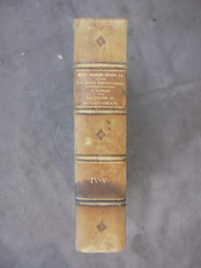 IV. MALADIES PARASITAIRES COMMUNES A L'HOMME ET AUX ANIMAUX. Tuberculoses, Scrofule, Morve, Charbon, Rage, Tétanos, Psittacose, Mycoses, Oosporoses, Aspergillose, Actinomycose, Ladrerie, Trichinose, Ankylostomose. + V. PALUDISME ET TRYPANOSOMIASE (2 tomes en 1 volume)