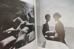 HISTOIRE DE LA PHOTOGRAPHIE DE MODE. Préface de Yves Saint Laurent.. Nancy Hall-Duncan