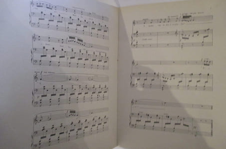 SUPPLEMENT MUSICAL DU 1er JUIN 1921 / 2e Année / Numéro 8. DEUX OEUVRES INEDITES de MANUEL DE FALLA. "POLO" chanson populaire espagnole. "RECIT DU PECHEUR" fragment de EL AMOR BRUJO transcrit pour le piano par l'auteur.