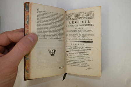 Recueil De Pensées Ingénieuses Tirées Des Anciens Poètes Latins Avec Les Imitations Ou Traductions En Vers François, Rangées Par Classes, Selon Les Divers Sujets.