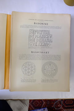 LA TOMBE BASQUE - Recueil d'Inscriptions funéraires et domestiques du Pays Basque Français - Études, notes et références diverses.. Louis Cola