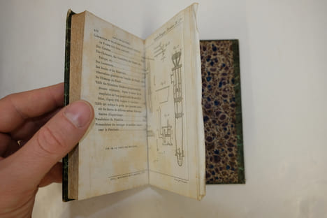 Manuel du mécanicien fontainier, pompier, plombier, contenant la théorie des pompes ordinaires, des machines hydrauliques les plus usitées, et celle ...