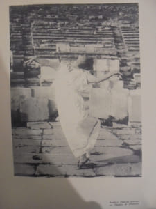 LA DANSE D'AUJOURD'HUI. 400 photographies.
