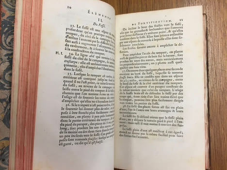Eléments de fortification, contenant la construction raisonnée des ouvrages de la fortification ; les systêmes des ingénieurs les plus célèbres ; la ...