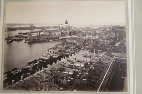 RICORDO DI VENEZIA. Charles Ponti / Carlo Ponti photographe de sa Majesté le Roi d'Italie.