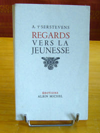 Regards vers la jeunesse.