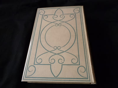 Histoire de la Mode en France. La toilette des femmes depuis l'époque gallo-romaine jusqu'à nos jours. Nouvelle édition ornée de 21 planches coloriées d'après les aquarelles de F. Lix et de culs-de-lampe par Scott.