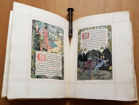 Histoire de Doña Maria d'Avalas et de Don Fabricio, duc d'Andréa manuscrite et enluminée par Léon Lebèque.. FRANCE (Anatole). -