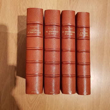 HISTOIRE CONTEMPORAINE. L'Orme du Mail. - Le Mannequin d'osier. - L'Anneau d'améthyste. - Mr Bergeret à Paris. Edition revue et corrigée par ...