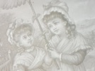 Lithophane : enfants à l'ombrelle. Greeenaway Kate  ( d'après)