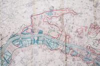  [INONDATIONS de 1910] Commission des Inondations. Plan de Paris indiquant les zones inondées par la crue de 1910 et rappelant les zones d'inondation superficielle de 1658.