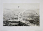  Excursions aériennes. Paris en ballon, vue prise au dessus du quartier François Ier.. ARNOUT (Louis Jules).