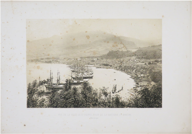  [MARTINIQUE] Vue de la ville de S.t Pierre, prise de la batterie S.te Marthe. Martinique.. HARTMANN (Hippolyte) & CIC&Eacute;RI (Eug&egrave;ne).