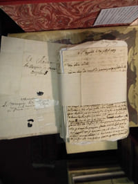 Correspondance privée adressée à la Marquise de Mons et à son mari; habitants le village LES PLANS, canton de Saint- Martin-de-Valgalgues (proche de Mons et d'ALES)dans le Gard