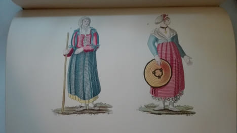Souvenirs du passé. Le costume en Provence (avec un sonnet de Frédéric Mistral). Complet en 2 volumes. CHARLES-ROUX Jules