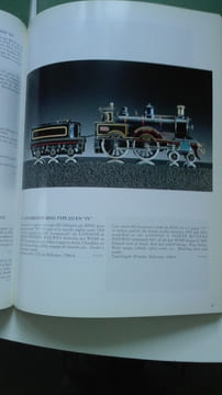 4 catalogues de ventes de la collection de Henri M. Petiet Trains jouets trains de collection : Première vente (First Sale) 3 décembre 1993 Trains ...