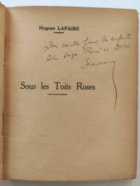Sous les toits roses