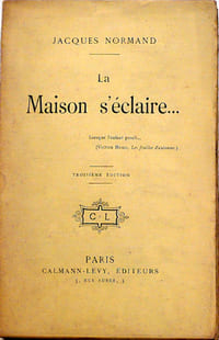 La maison s'éclaire