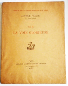 Sur la voie glorieuse.