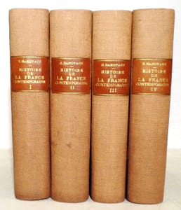 Histoire de la France contemporaine (1871-1900). I - Le Gouvernement de M. Thiers II - La Présidence du Maréchal de Mac Mahon "L'Echec de la Monarchie" III La Présidence du Maréchal de Mac Mahon "La Constitution de 1875 - IV La République Parlementaire