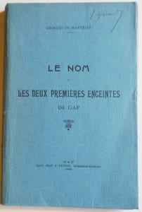 Le nom et les deux premières enceintes de Gap.