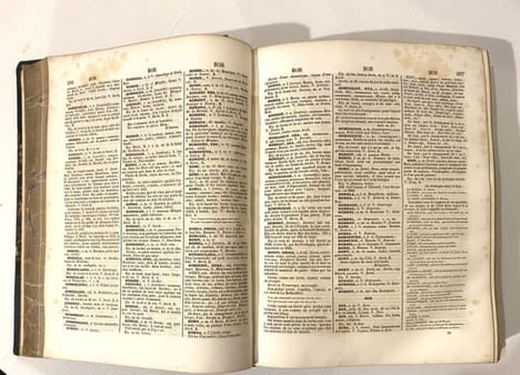 Dictionnaire provençal-français, ou dictionnaire de la langue d'Oc, ancienne et moderne, suivi d'un vocabulaire français-provençal.. HONNORAT (S.-J.).
