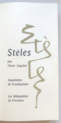 Stèles.