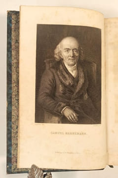 Exposition de la doctrine homoeopathique ou organon de l'art de guérir. Traduit de l'allemand  sur la dernière édition par le docteur A. J. L. ...
