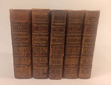 Essais. Donnez sur les éditions les plus anciennes & les plus correctes :