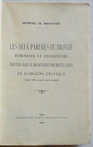 Les deux parures de bronze féminines et religieuses trouvées dans le département des Hautes-Alpes et d'origine celtique (vers 1200 avant J.-C.).