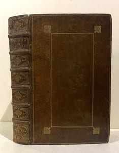 Table chronologique de l'etat du christianisme, depuis la naissance de Jésus-Christ, jusqu'à l'année 1672, contenant en douze colonnes, les papes, antipapes, les conciles,& Patriarches des quatre eglises Patriarcales, les ecrivains sacrés, & autres Saints, & illustres personnages, Empereurs, & Roys tant de notre France qu'etrangers, les écrivains profanes, les hérétiques, et évènements remarquables de chaque Siècle; ensemble le rapport des vieilles héresies aux modernes, et douze principales vérités Catholiques établies contre la Religion prétendue reformée, par l'écriture sainte, & prouvées de siècle en siècle par les Saints Pères de ce temps-là. Revue pour la septième fois, & augmentée de douze démonstrations evidentes, qui prouvent la Vérité de la foi catholique contre les impostures de Calvin par Jean Pierre Gaultier.