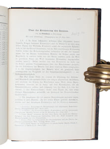 Über die Krümmung des Raumes. + Über die Möglichkeit einer Welt mit konstanter negativer Krümmung des Raumes. + (Einstein's two remarks to the first paper): Bemerkung ... + Notiz ... - [THE CURVATURE OF SPACE]