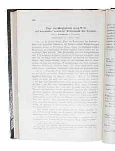 Über die Krümmung des Raumes. + Über die Möglichkeit einer Welt mit konstanter negativer Krümmung des Raumes. + (Einstein's two remarks to the first paper): Bemerkung ... + Notiz ... - [THE CURVATURE OF SPACE]