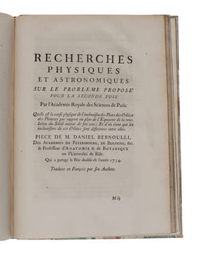 Essai d'une nouvelle Physique celeste. Servant à expliquer les principaux Phenomenes du Ciel, & en particulier la cause physique de l'inclinaison des ...