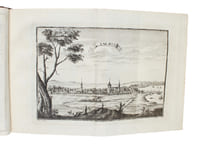 Den Danske Atlas Eller Konge=Riget Dannemark, Med dets Naturlige Egenskaber...forestillet ved en udførlig Lands=Beskrivelse med dertil forfærdigede Land=Kort over enhver-Provintz. Fortsat af Hans de Hofman. Tomus IV: (Aarhus Stift og Viborg Stift).