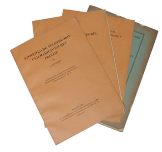 Einheitliche Feldtheorie von Gravitation und Elektrizität (+) Neue Möglichkeit für eine einheitliche Feldtheorie von Gravitation und Elektrizität (+) Zur einheitlichen Feldtheorie (+) Einheitliche Feldtheorie und Hamiltonsches Prinzip - [PMM 416 - A NEW THEORY OF GRAVITATION]