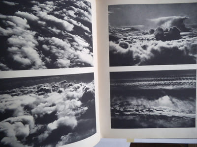 A travers les nuages